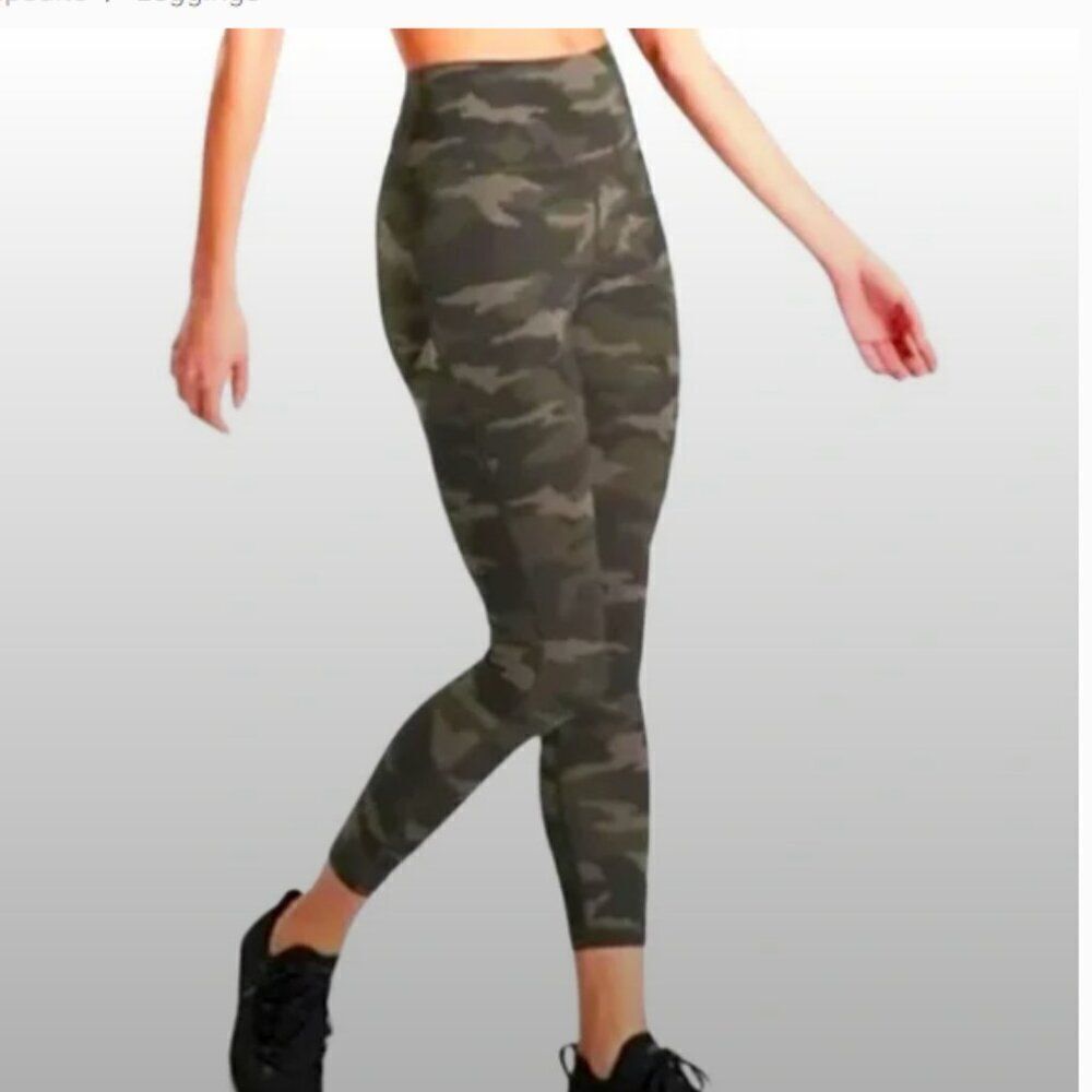 ATHLETA Ultimate 7/8 Tight Green Camo Size Medium